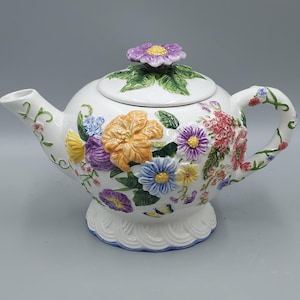 Vintage Bella Casa by Ganz Teapot.  Floral Pattern in Relief.  1970-1980&#39;s