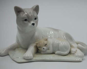 Vtg Cat and Kitten on Pillow Figurine, Japan,  1990&#39;s, Porcelain