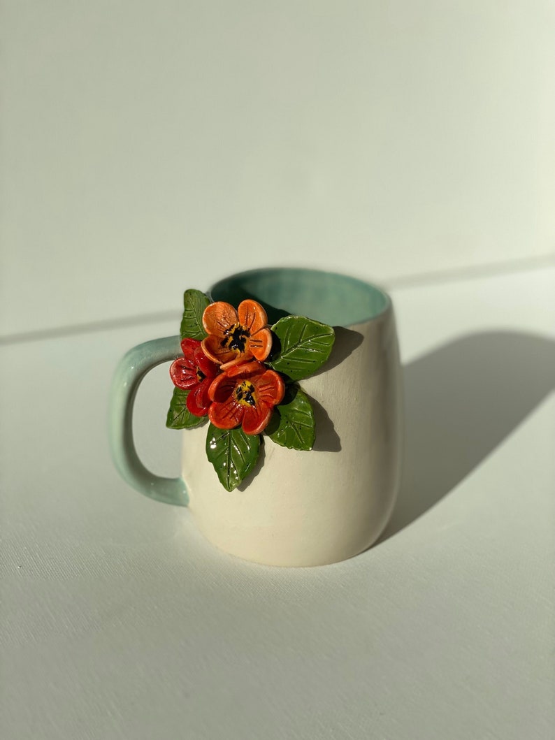 TASSE À CAFÉ FLEURS Tasse à café en céramique faite à la main, tasse esthétique tasse florale mignonne, cadeau de pendaison de crémaillère pour une nouvelle maison, tasse de noyau de chalet, anniversaire de maman TURQUOISE BOUQUET