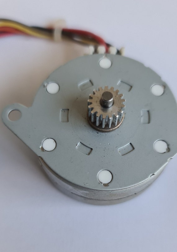 1 X 48 Step Stepper Motor. 7.5 Degree 24 Volt 600ma per Phase 6 Wire Etsy