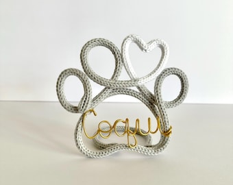 Wire Paw Print Wall Art| Custom Pet Lover Gift Knitted Animal Keepsake | Dog or Cat Memorial| Personalized Gift for Mom