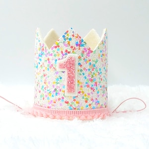 Corona de confeti para primer cumpleaños: accesorio para aplastar pastel con brillantina