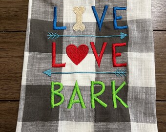 Live Love Bark, serviette à main brodée, cadeau parfait pour les amoureux des chiens