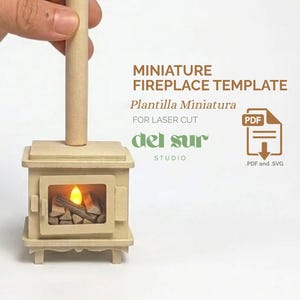 Puede incluir: Un modelo de chimenea en miniatura de madera con una chimenea alta y una pequeña luz naranja brillante dentro del hogar. El texto dice MINIATURE FIREPLACE TEMPLATE, Plantilla Miniatura, FOR LASER CUT, del sur STUDIO, e incluye un icono de PDF y SVG.