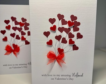 Tarjeta de San Valentín para tu esposo. Tarjeta 3D hecha a mano con corazones rojos, gemas y un lazo de organza roja. Tarjeta personalizada para tu esposo.
