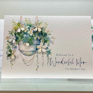 Carte de fête des mères pour maman, carte de fête des mères faite main. Carte de luxe pour la fête des mères avec fleurs et pierres précieuses en 3D. Jolie carte, carte souvenir fête des mères