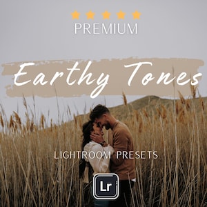 Könnte beinhalten: Bild mit dem Text "Earthy Tones" und "Lightroom Presets", das ein Paar in einem Feld mit hohem Gras zeigt. Das Bild hat eine warme, natürliche Farbpalette mit einer Premium-Sternebewertung.