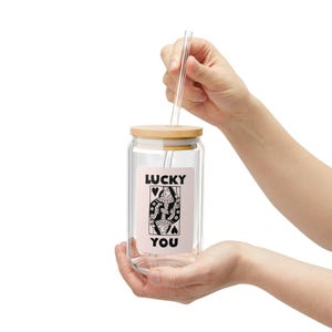 Sipperglas hartenkoningin, Lucky You-dopamine drinkgerei, zwart en roze, unieke speelkaartbeker