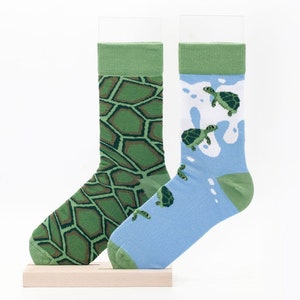 Mismatched Turtle Socks: Fun Cotton Blend Novelty Socks