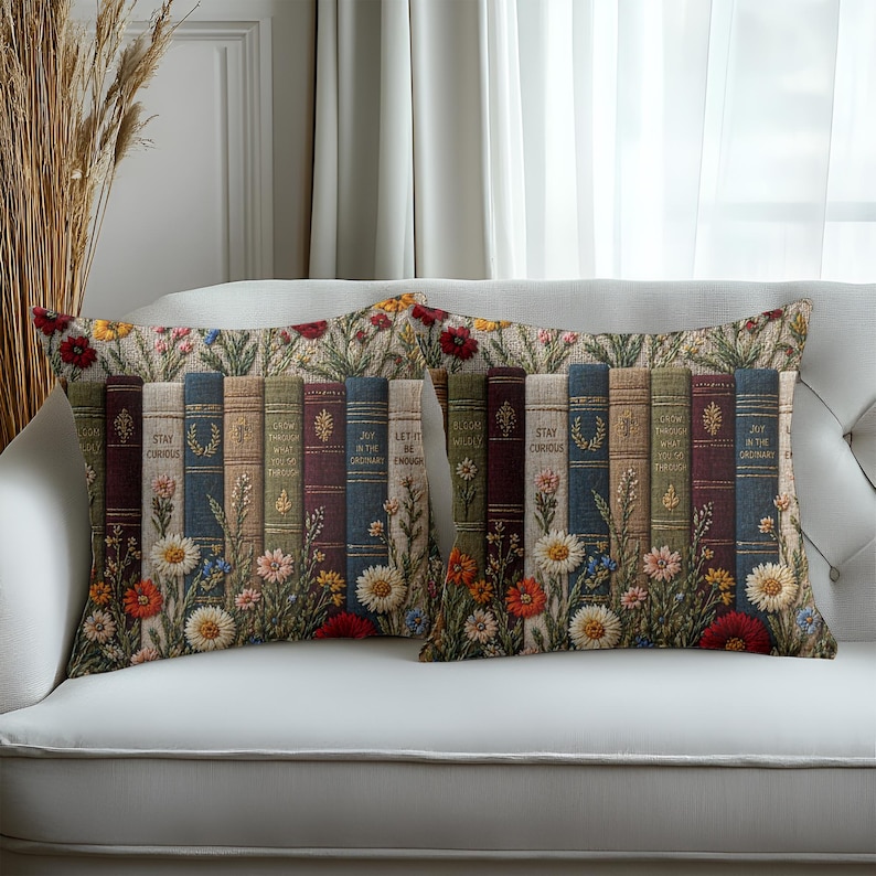 Funda de almohada floral con diseño de libro vintage, cojín decorativo estilo cottagecore, cojín de decoración literaria, regalo botánico para amantes de los libros, almohada rústica de granja. imagen 8