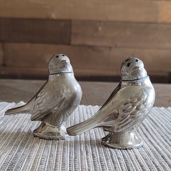 1102 Silver Plated Bird Salt and Pepper Shakers