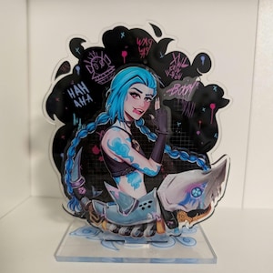 Jinx Arcane Aufsteller mit Hintergrund und Fishbones 6"