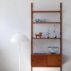 Väggsystem i vintage dansk teak / modulär hyllenhet – skandinavisk design från mitten av århundradet