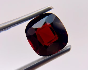 Certified Natural Red Spinel 2.03 ct  *IF clarity* (7.31 X 7.78 X 4.38mm) with certificate