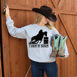 Turn N' Burn-sweater, Barrel Racing, Barrel Racer-shirt, paardensportsweater, paardensporttrui, westerse trui, Barrel Racer-cadeau
