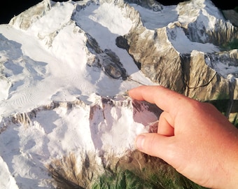 Custom 3D Mountain Model - Medium