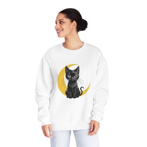 Women&#39;s Halloween Graphic Sweater Black Cat Moon Crewneck Sweatshirt - Unisex Sizing
