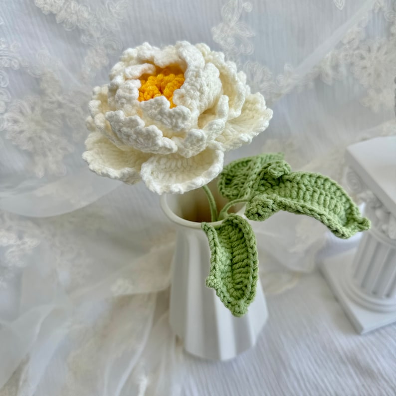 Crochet Peony in vase, Peony bouquet to upgrade home decor,Bouquet Peony bloom tabletop vase White