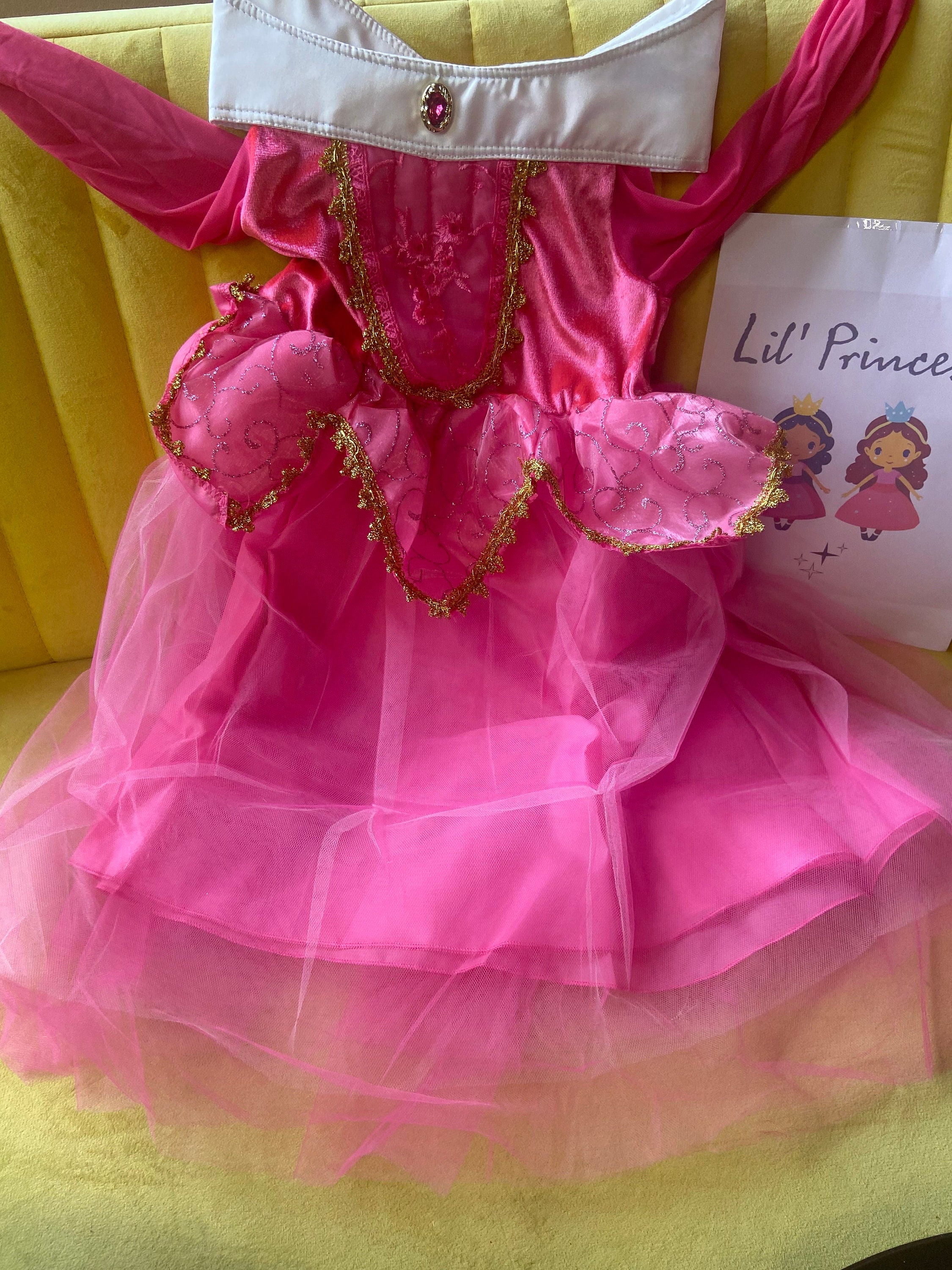Déguisement Aurore La belle au bois Dormant Disneyland Paris Disney taille  8 ans robe rose princesse paillettes