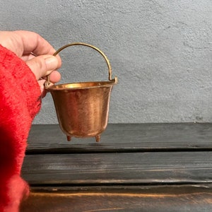 Set of 2 Handcrafted Legged Copper Mini Cauldrons Rustic Planters for Home Decor zdjęcie 4