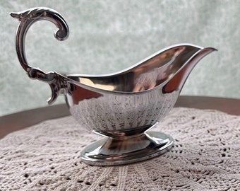 Silver Plated Gravy Boat - Vintage Tableware, Elegant Serving Dish