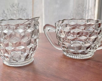 Fostoria Glass Co. のヴィンテージ アメリカン パターン デプレッション グラス ティー サイズ クリーマーとオープン シュガー セット - クリスタル ガラス - アメリカ製
