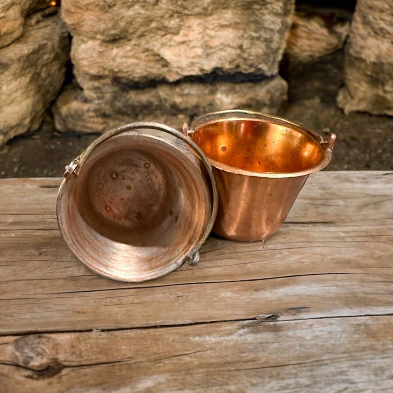 Set of 2 Handcrafted Legged Copper Mini Cauldrons Rustic Planters for Home Decor zdjęcie 6