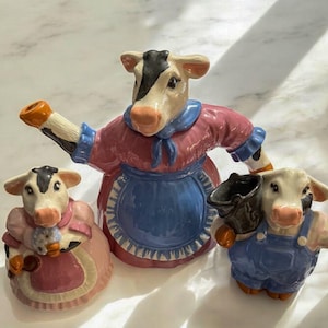 Vintage Cow Family Teapot Creamer Sugar Bowl Set • Farmhouse Kitchen Cow Decor • Ceramic Cow Tea Set • Country Kitchen Gift