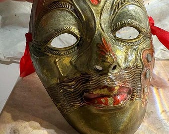 Vintage Brass Mask – Hand Painted Enamel Mardi Gras Carnival Theatre Decor