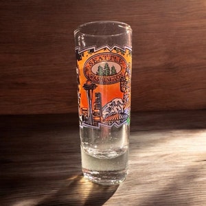 Verre à liqueur souvenir de Seattle - 10,2 cm de haut, motif monuments de la ville