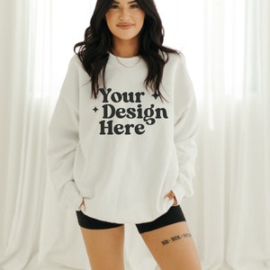 Gildan 18000 White Crewneck Sweatshirt Mockup Trendy Mock Model Mockup Aesthetic Mockup Oversized White Hoodie Mockup Gildan Crew Mockup
