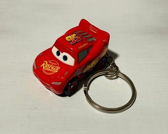 Brelok do kluczy Disney CARS Lightning McQueen z postacią kolekcjonerską Hot Wheels Matchbox, akcesoria do plecaka