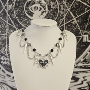 Halskette "Tomie" Inspiriert Handgemachter Schmuck Anime Manga Junji Ito