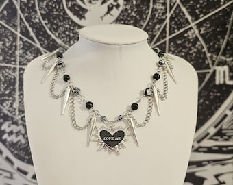 Collier inspiré de « Tomie » Bijoux faits main Anime Manga Junji Ito