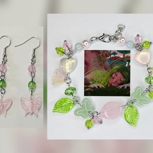 Conjunto de pulseira e brincos inspirados em "Portals" de Melanie Martinez, joias artesanais, borboleta, folha, flor de jardim, fada cottagecore