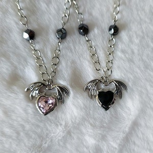 Kette "Lilin" Gothic Alternative Engel Dämon Herz Flügel Anhänger Succubus Charm Halskette Paare Bester Freund Passender mit Hämatit Perlen