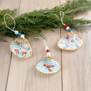 Nautical Christmas Ornament, Christmas Gift, Decoupage Clam Shell, Beach Ornament, Coastal Ornament, Party Favor, Gilded Shell, Gift Tag