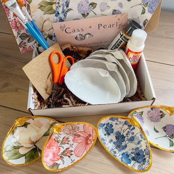 Floral Decoupage Clam Shell Kit: DIY Crafting Gift