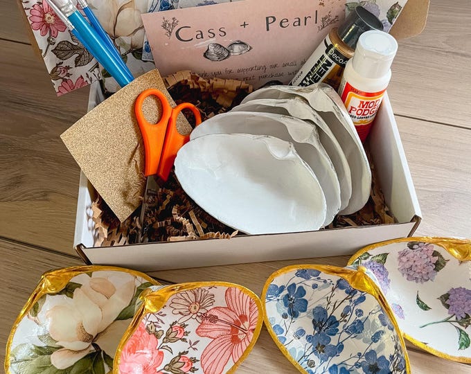 Floral Decoupage Clam Shell Kit: DIY Crafting Gift