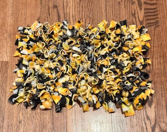 Large Fleece Snuffle Mat – Foraging Enrichment Toy for Pets