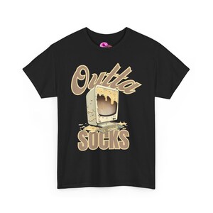 „Outta Socks“-T-Shirt | Retro-Computer-Wortspiel-T-Shirt