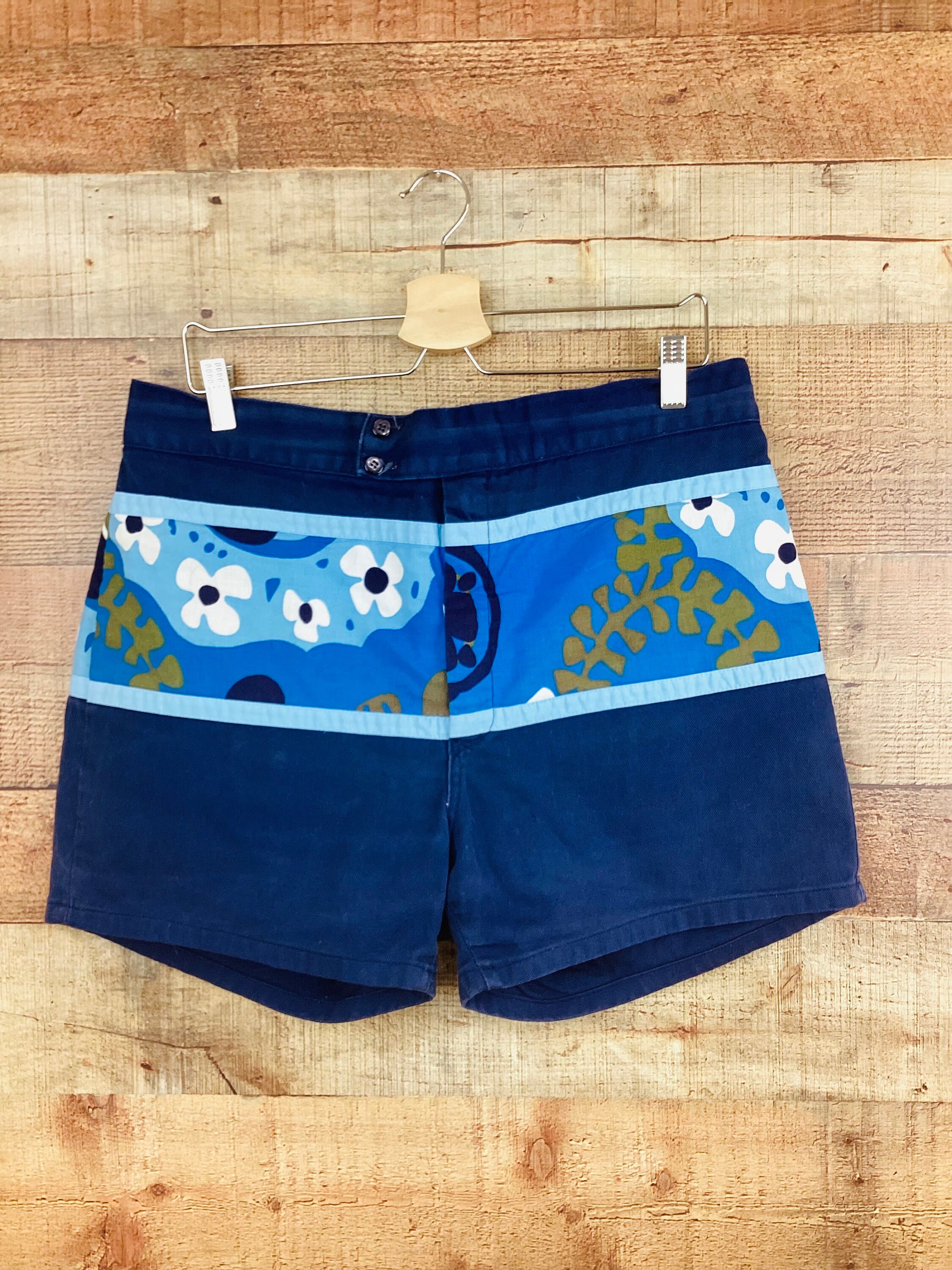 Vintage 1960s BLUE HAWAIIAN Print Cotton Surfer Shorts