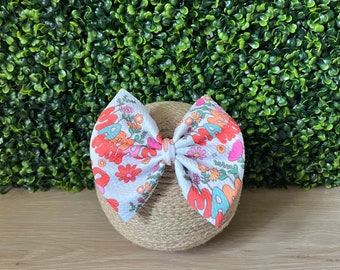 5 Inch Classic Bow | Alligator Clip or Nylon | Baby Girl or Toddler Bow