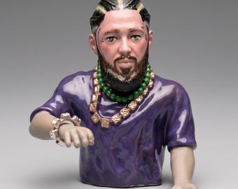Figurine de conducteur télécommandée Nipsey Hussle | Intérieur Lowrider à l'échelle 1/10 | Buste Nip de quartier | PLA+ imprimé en 3D | Services de conception 3D personnalisés