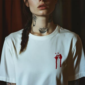 Koszulka Vampire Bite | Koszulka z haftem | Koszulka Horror | Prezenty dla niej | Prezenty dla niego | Koszulka Dracula | Koszulka Nosferatu | Prezent na Halloween