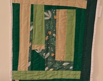 Handsewn Cotton Quilt Wall Hanger, Autumn Acorn Leaf Print Tapestry (15x17)
