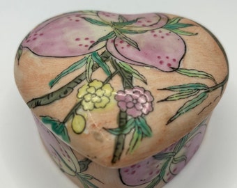 Beautiful Hand-Painted Porcelain Heart Keepsake Box For Small Treasures Vintage Trinket Box Floral with Lid