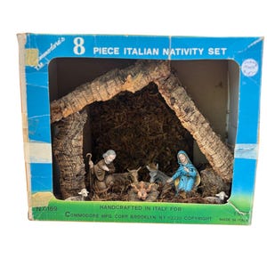 Mid-Century Handcrafted Nativity Scene Made in Italy 8 Piece Set in Original Box