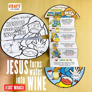 Può includere: Un artigianato di carta fatto a mano che illustra la storia biblica di Gesù che trasforma l'acqua in vino. Il design presenta personaggi dei cartoni animati, testo e un elemento pop-up. Il testo include "Gesù trasforma l'acqua in vino".