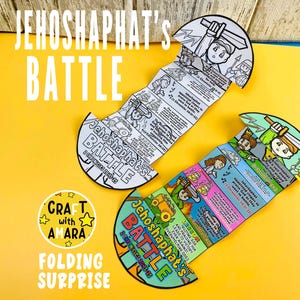 Op de afbeelding: Twee kleurrijke vouwpapieren knutselwerken met de tekst "Jehoshaphat's Battle" en illustraties van mensen met zwaarden. Eén is gekleurd, de andere is zwart-wit. De knutselwerken staan op een gele achtergrond.